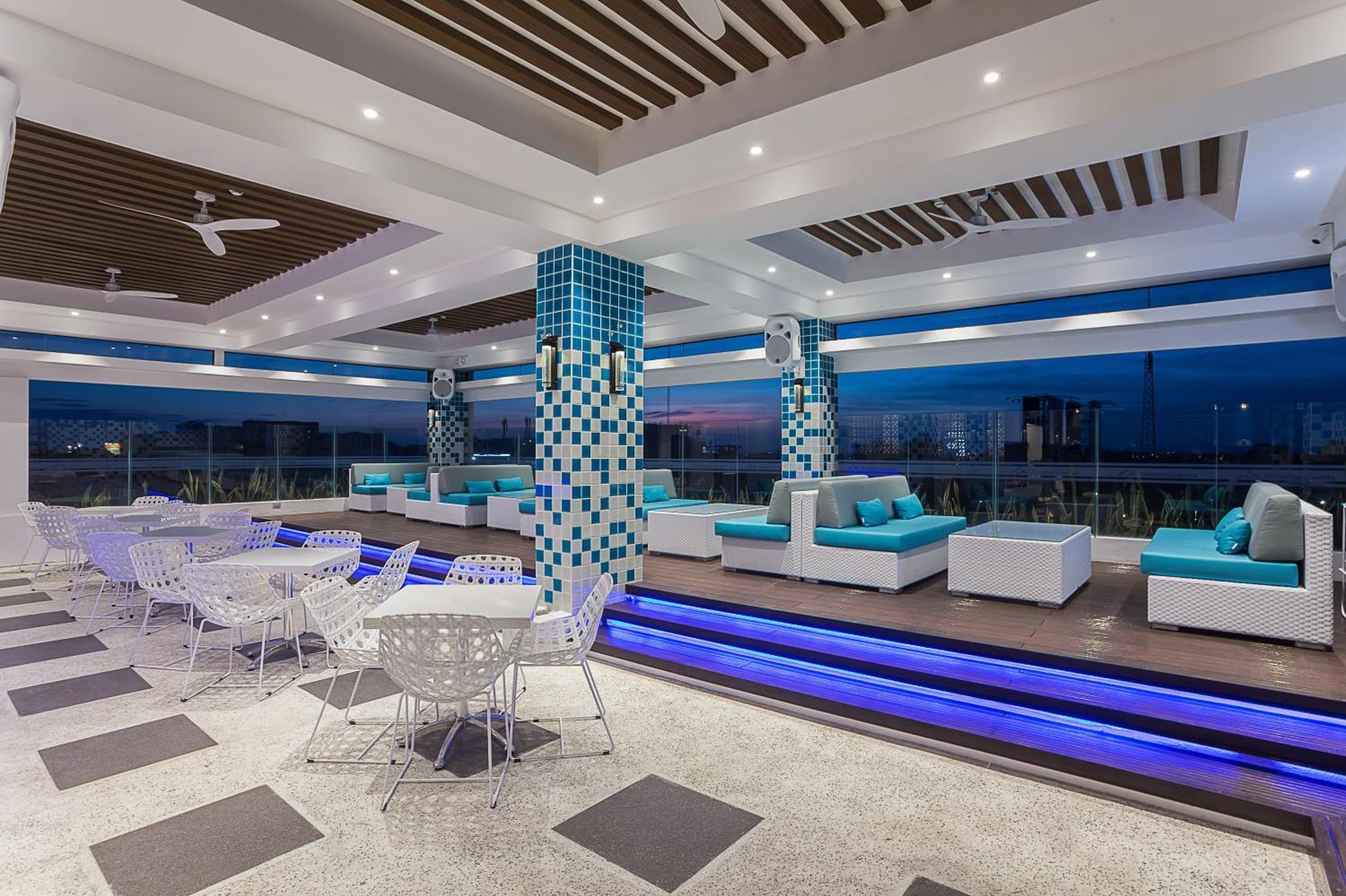 Stonehill Suites Bacolod Exteriör bild
