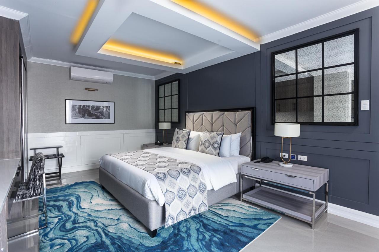 Stonehill Suites Bacolod Exteriör bild